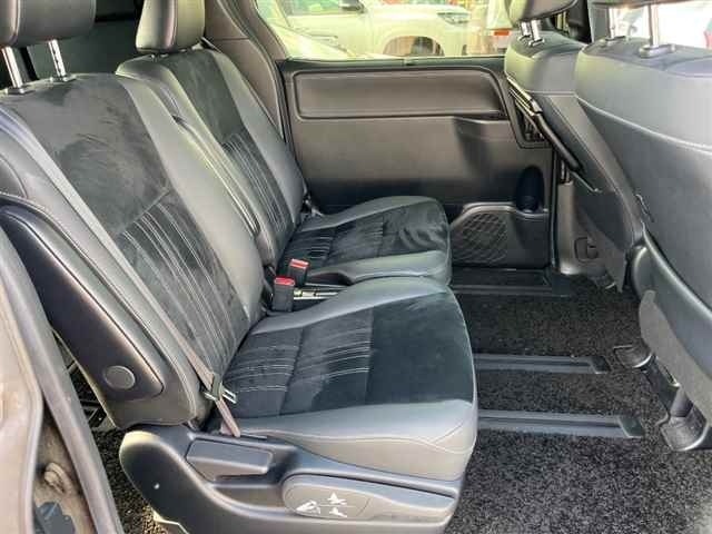 
								Toyota Esquire full									