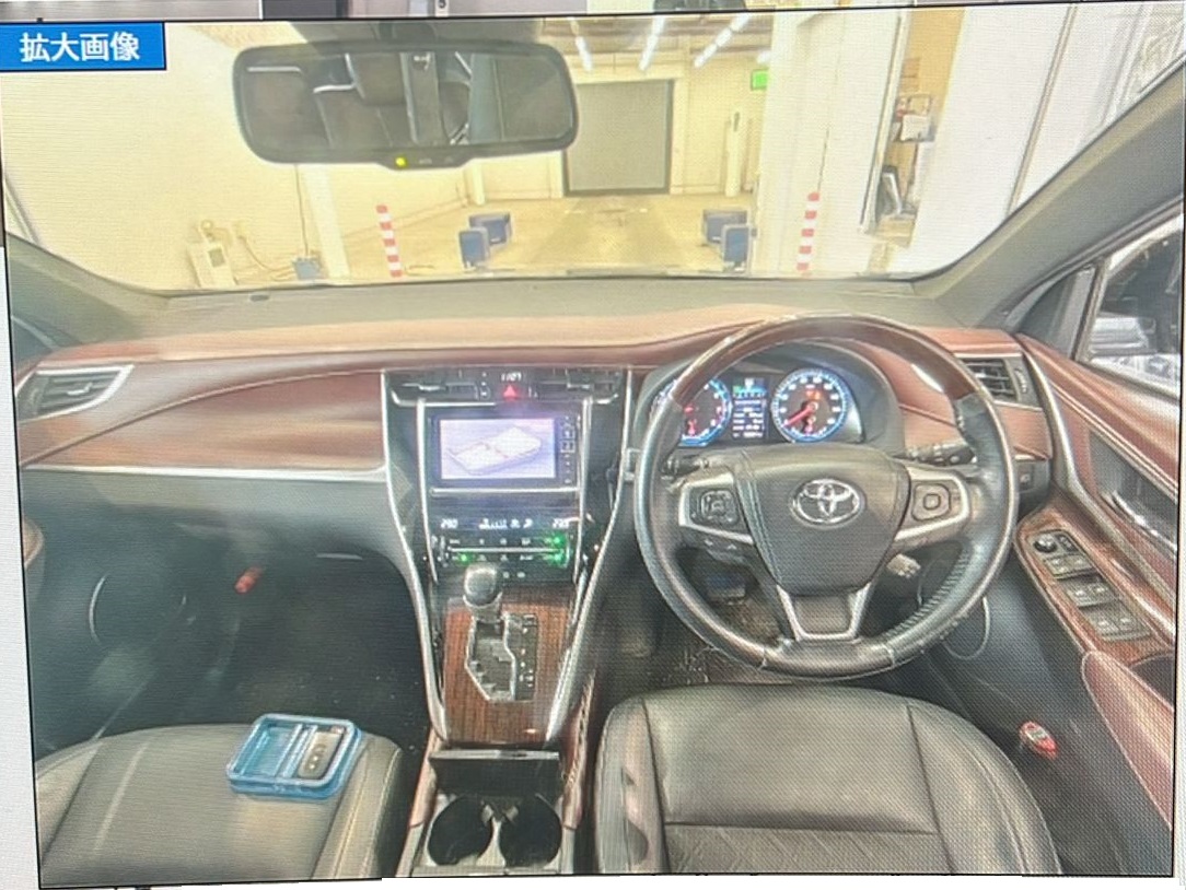 
								Toyota Harrier full									