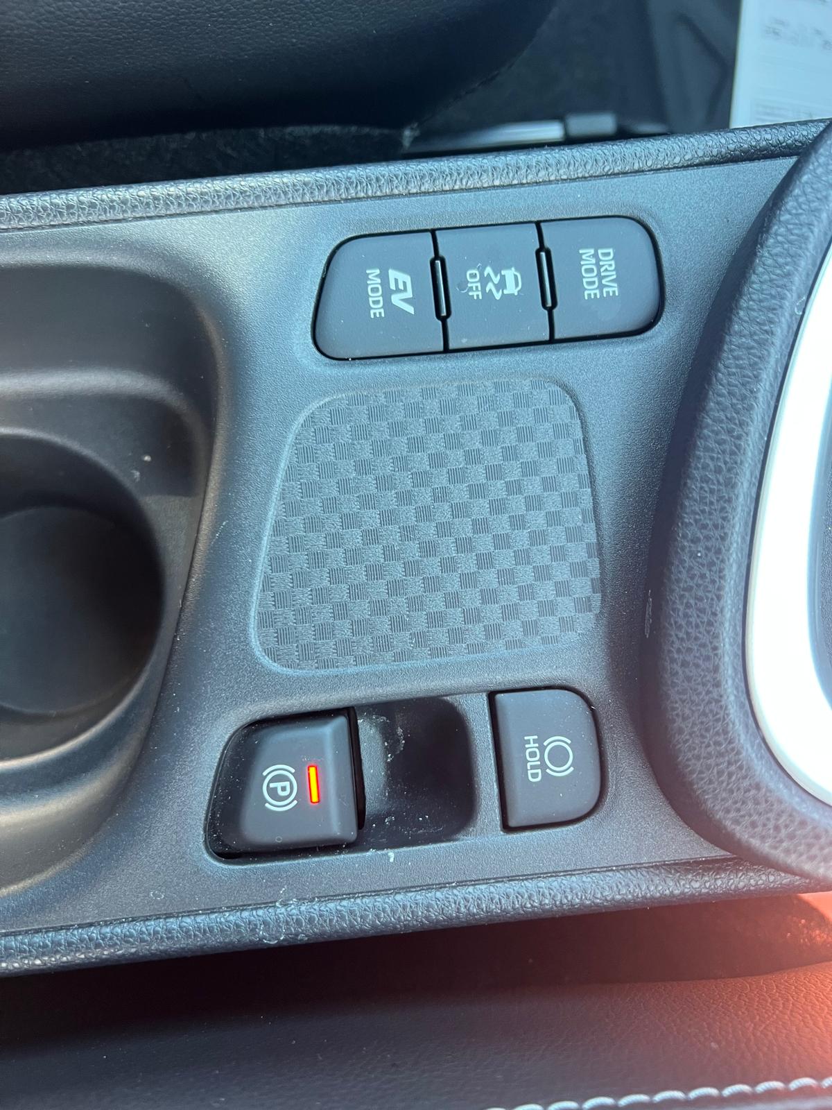
								Toyota Yaris Cross full									