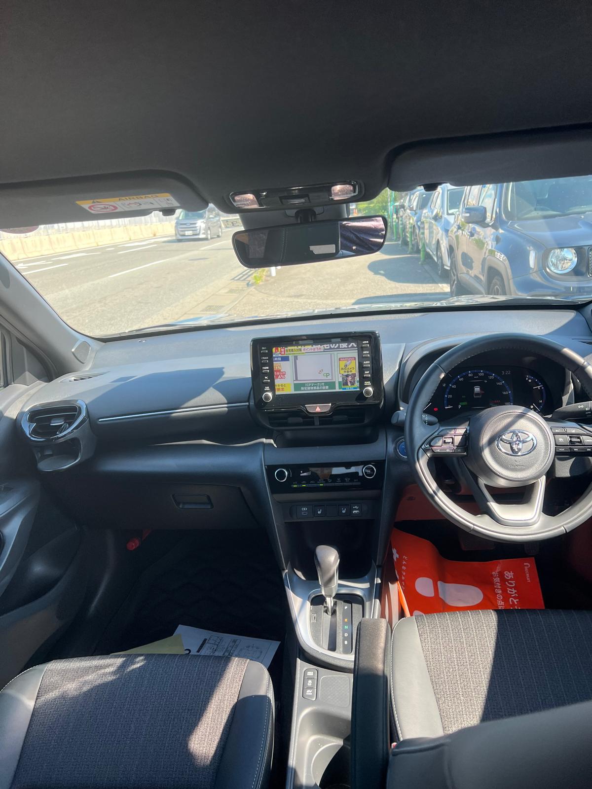 
								Toyota Yaris Cross full									