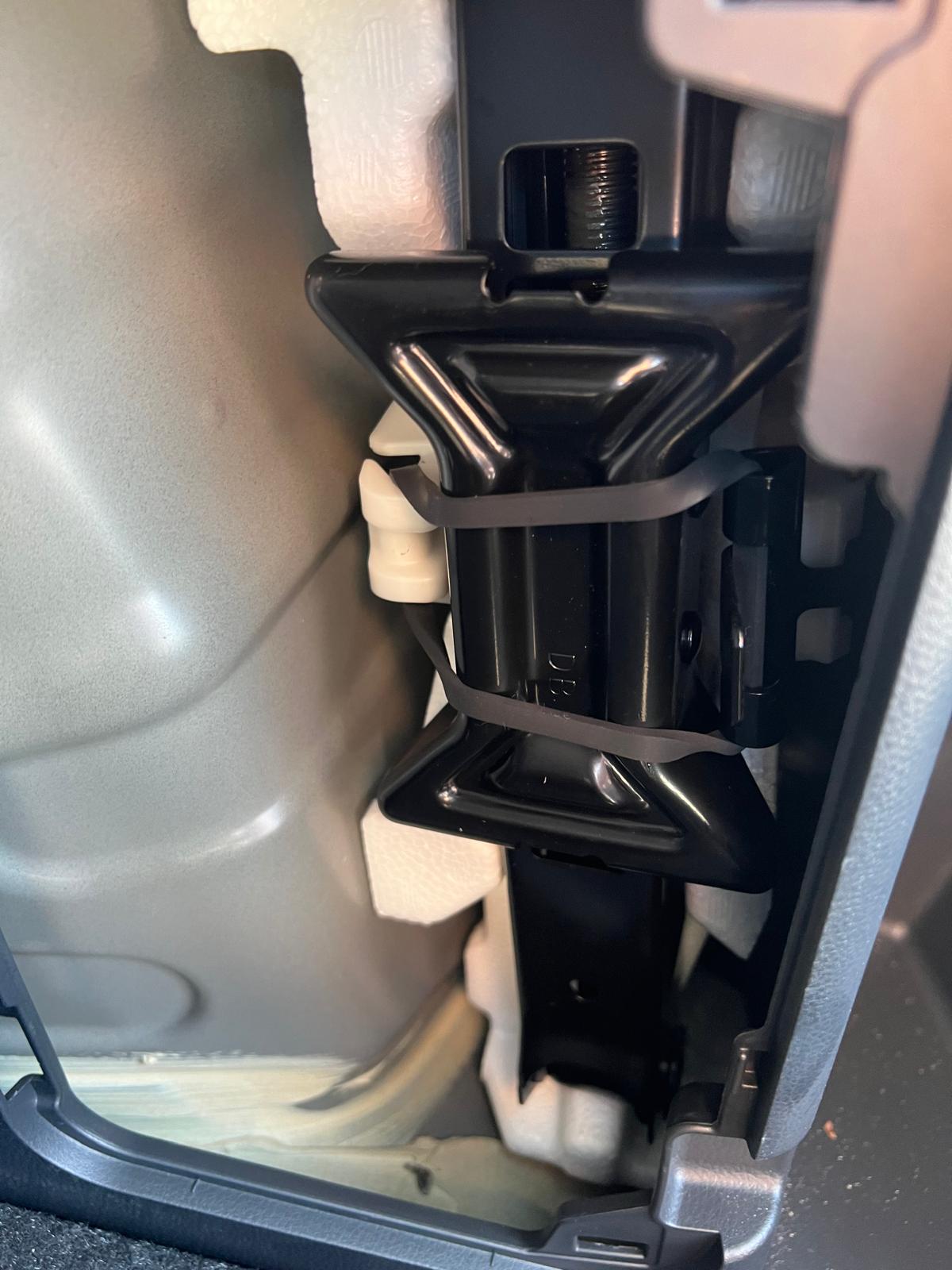 
								Toyota Yaris Cross full									