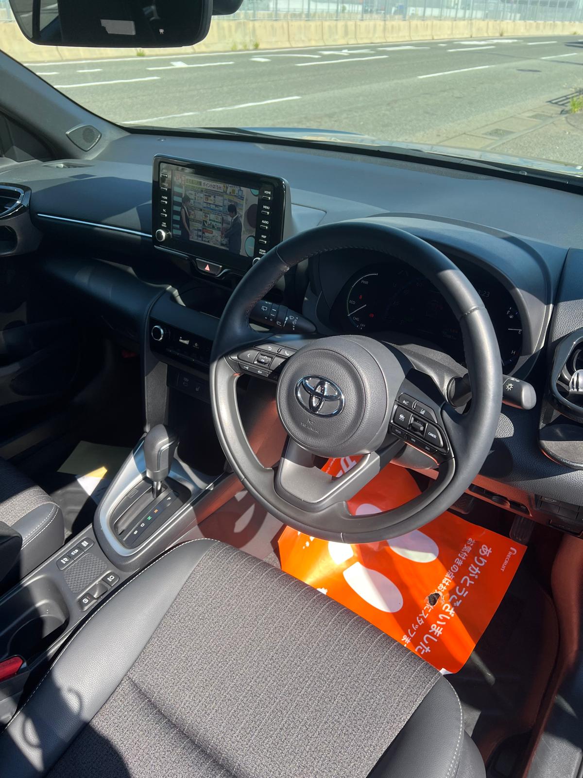 
								Toyota Yaris Cross full									