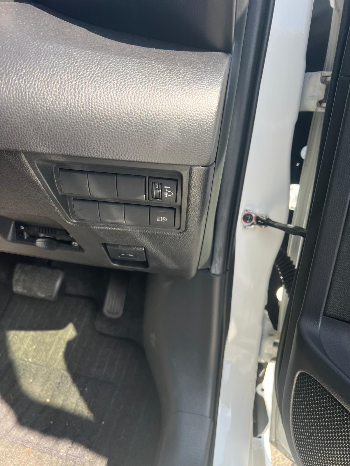 
								Toyota Yaris Hatch full									