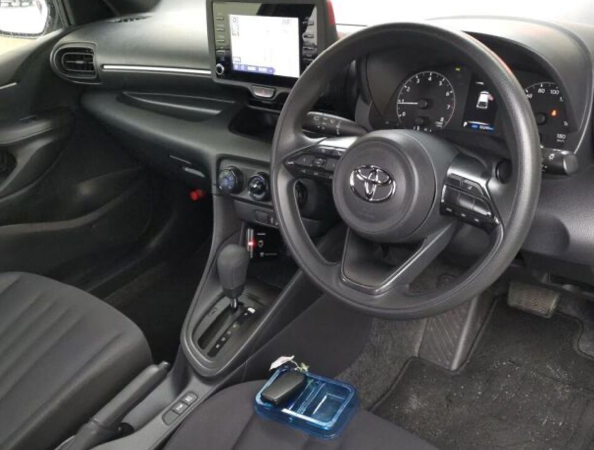 
								Toyota Yaris Hatch full									