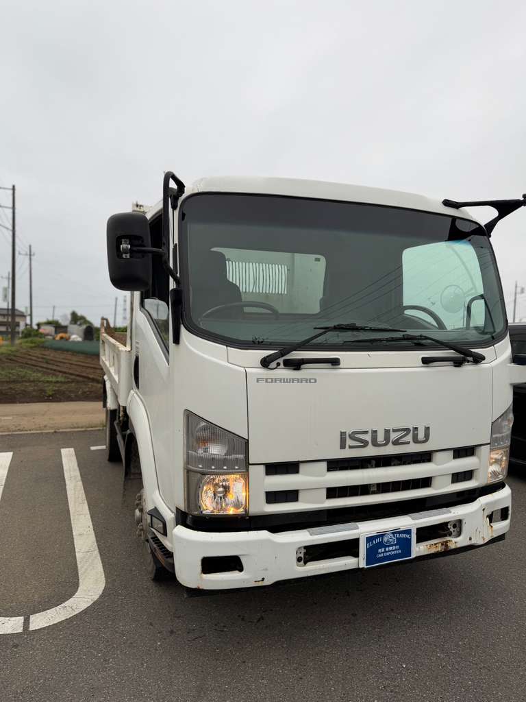 
								Isuzu Forward Dump Truck full									