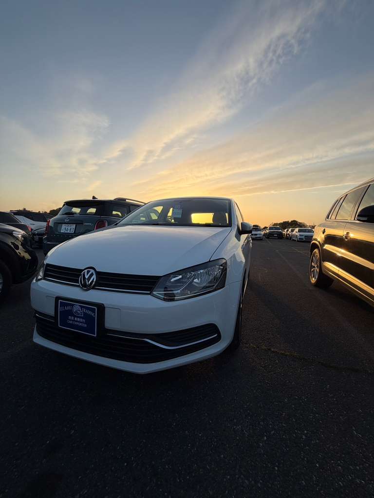 
								Volkswagen Golf GTI full									