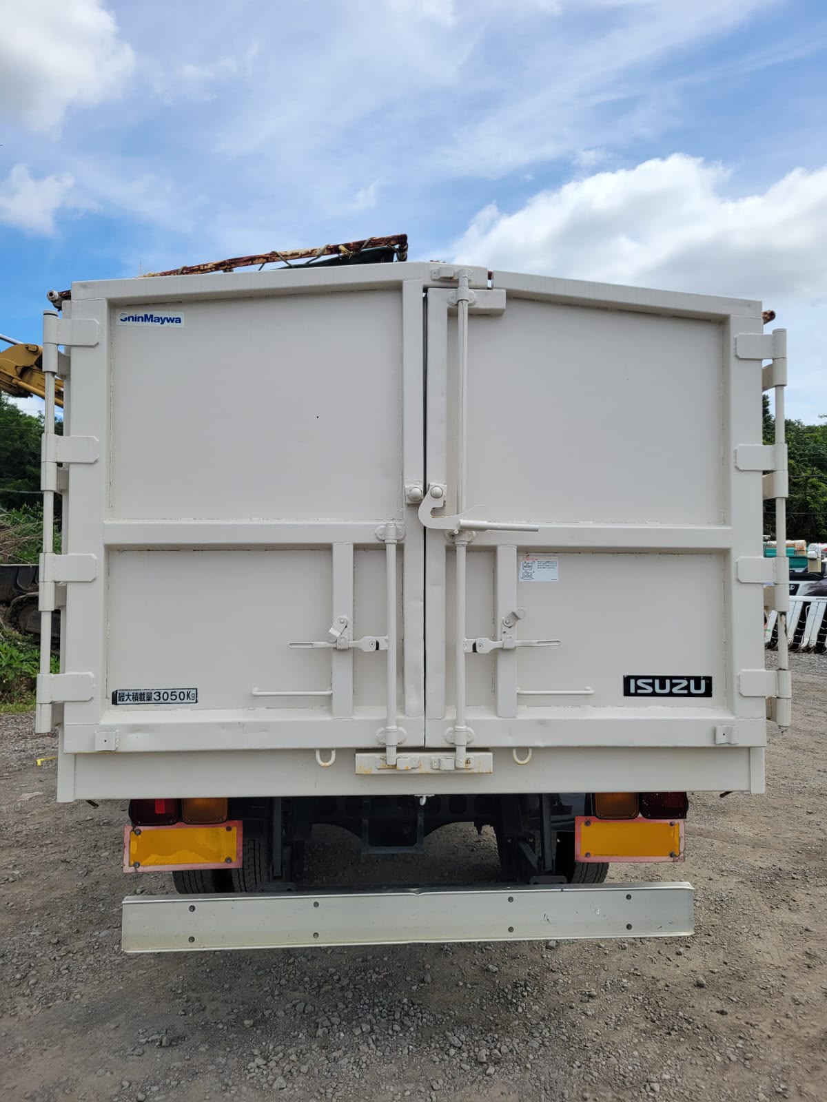 
								Isuzu Forward JUSTON full									