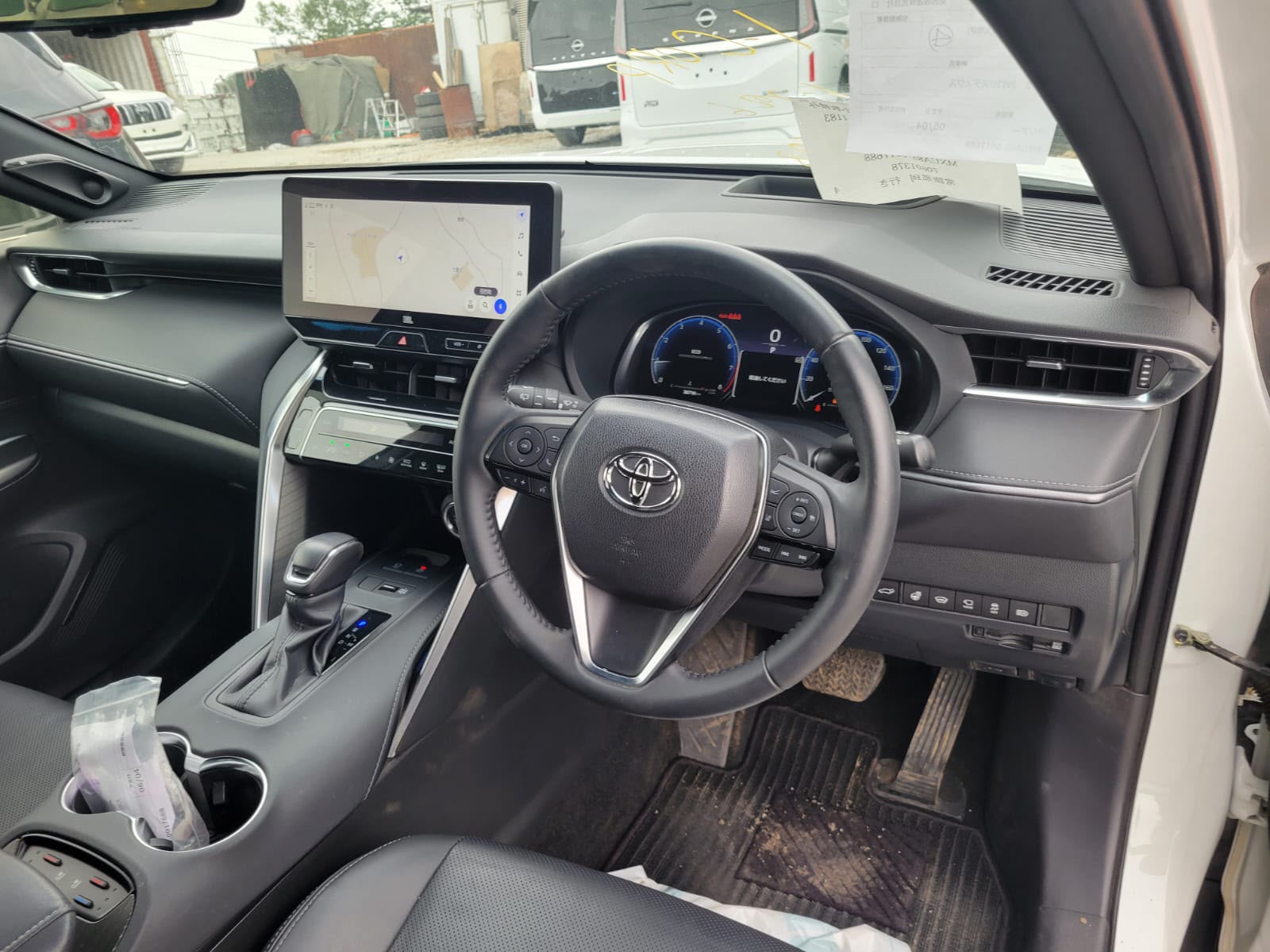 
								Toyota Harrier full									